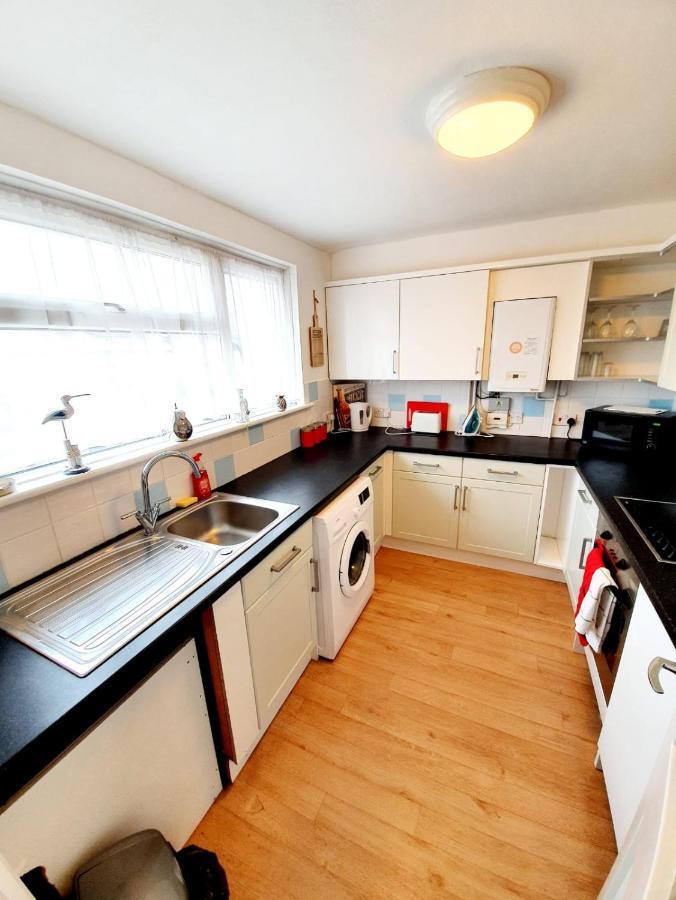 Rayleigh Town Centre 2 Bedroom Apartment Екстер'єр фото